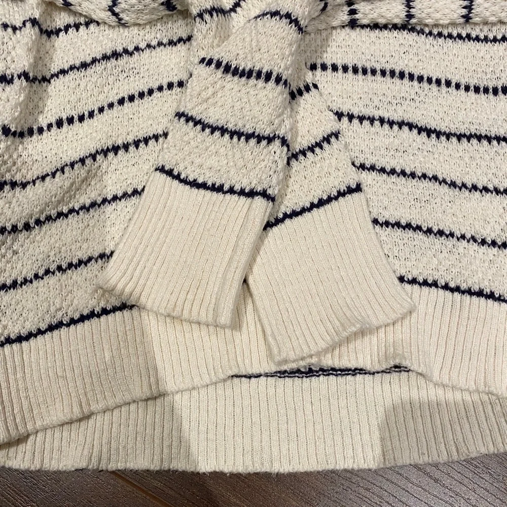 GAP Knit Hoodie - Picture 15 of 16